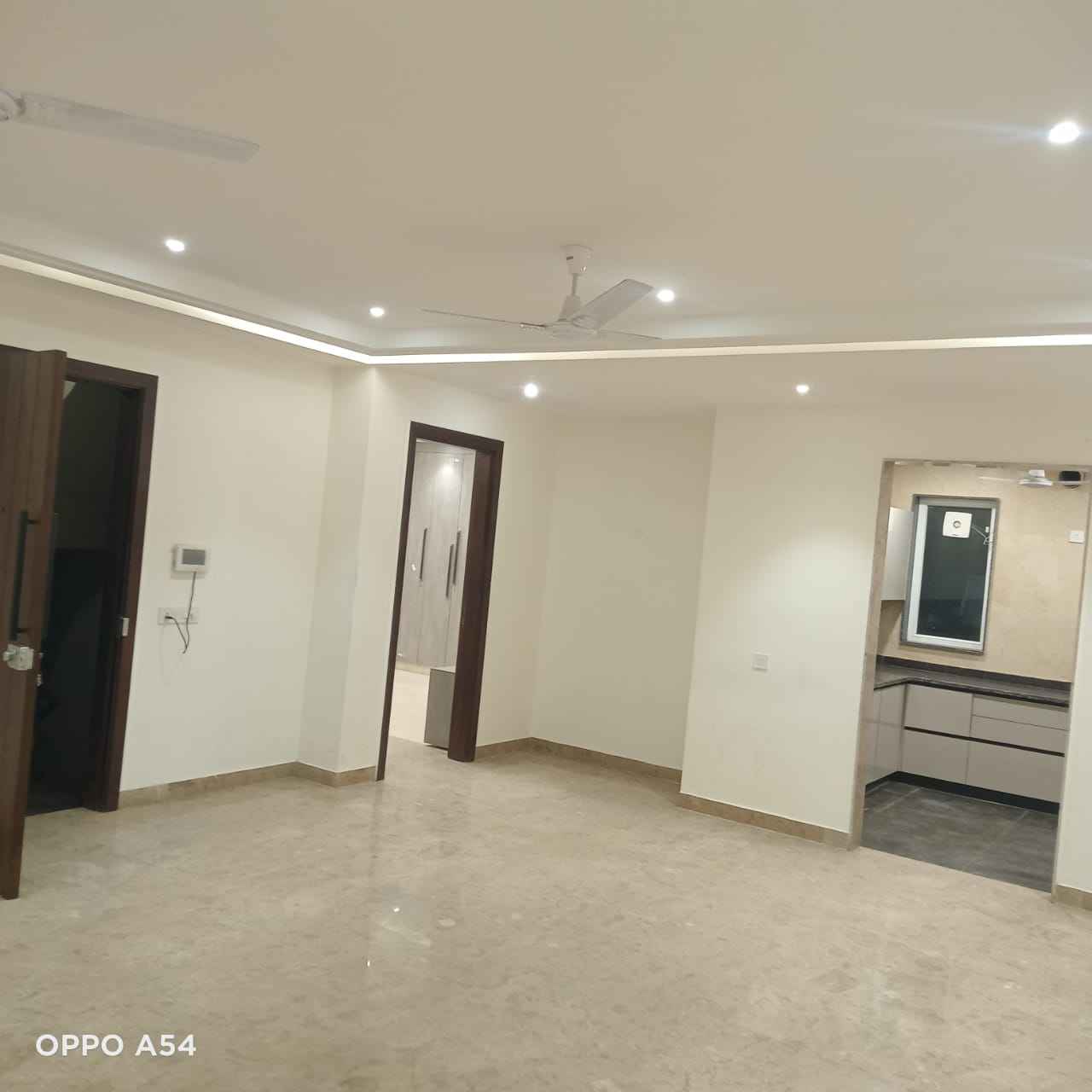 Residential Property 200yard 3BHK Floor For Sale In Kirti Nagar