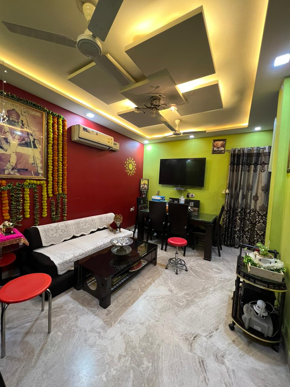 Residential Property 135yard 3BHK Floor For Sale In Naraina Vihar