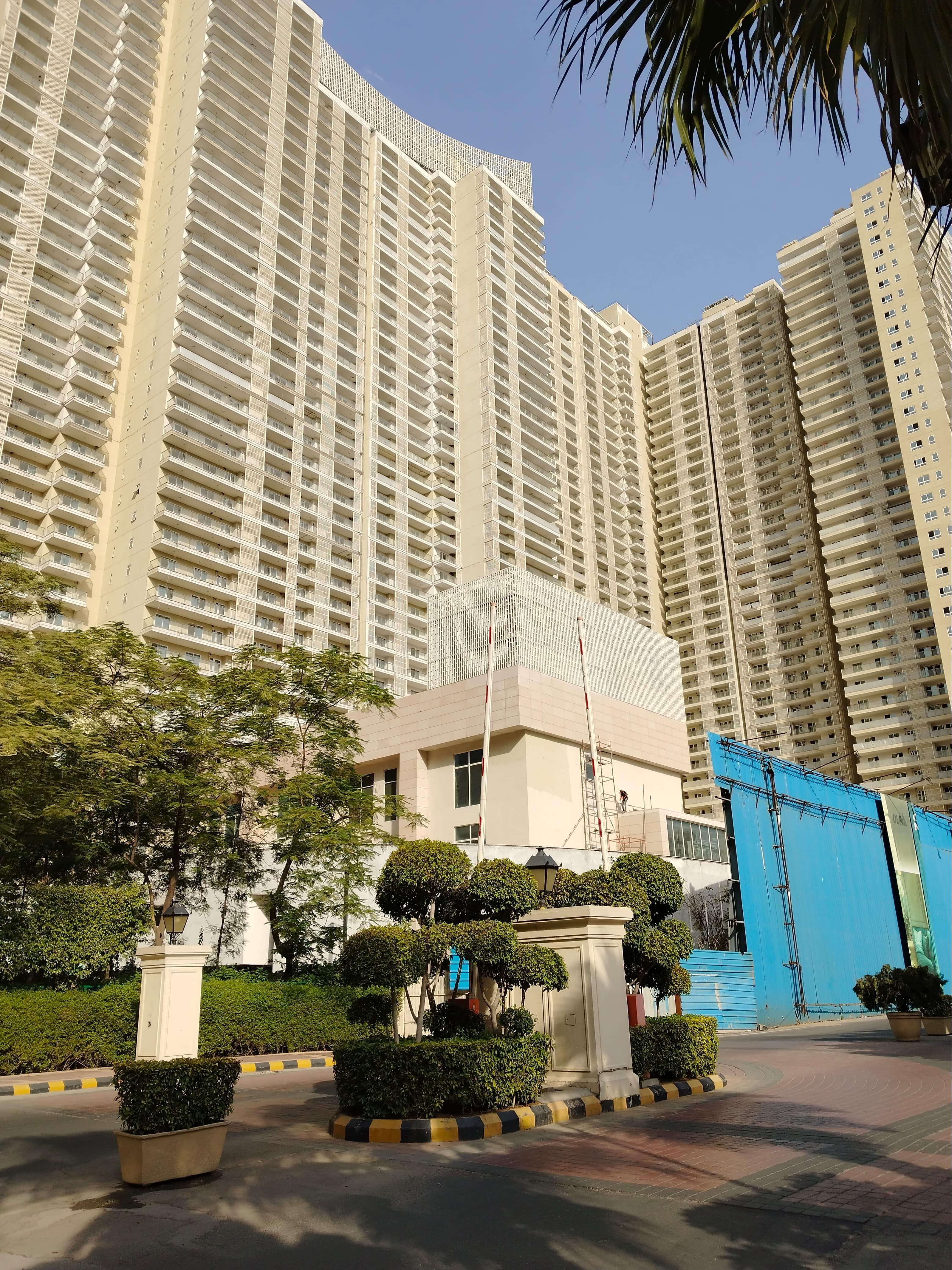 4 BHK DLF ONE MIDTOWN FOR SALE, SHIVAJI MARG, MOTI NAGAR