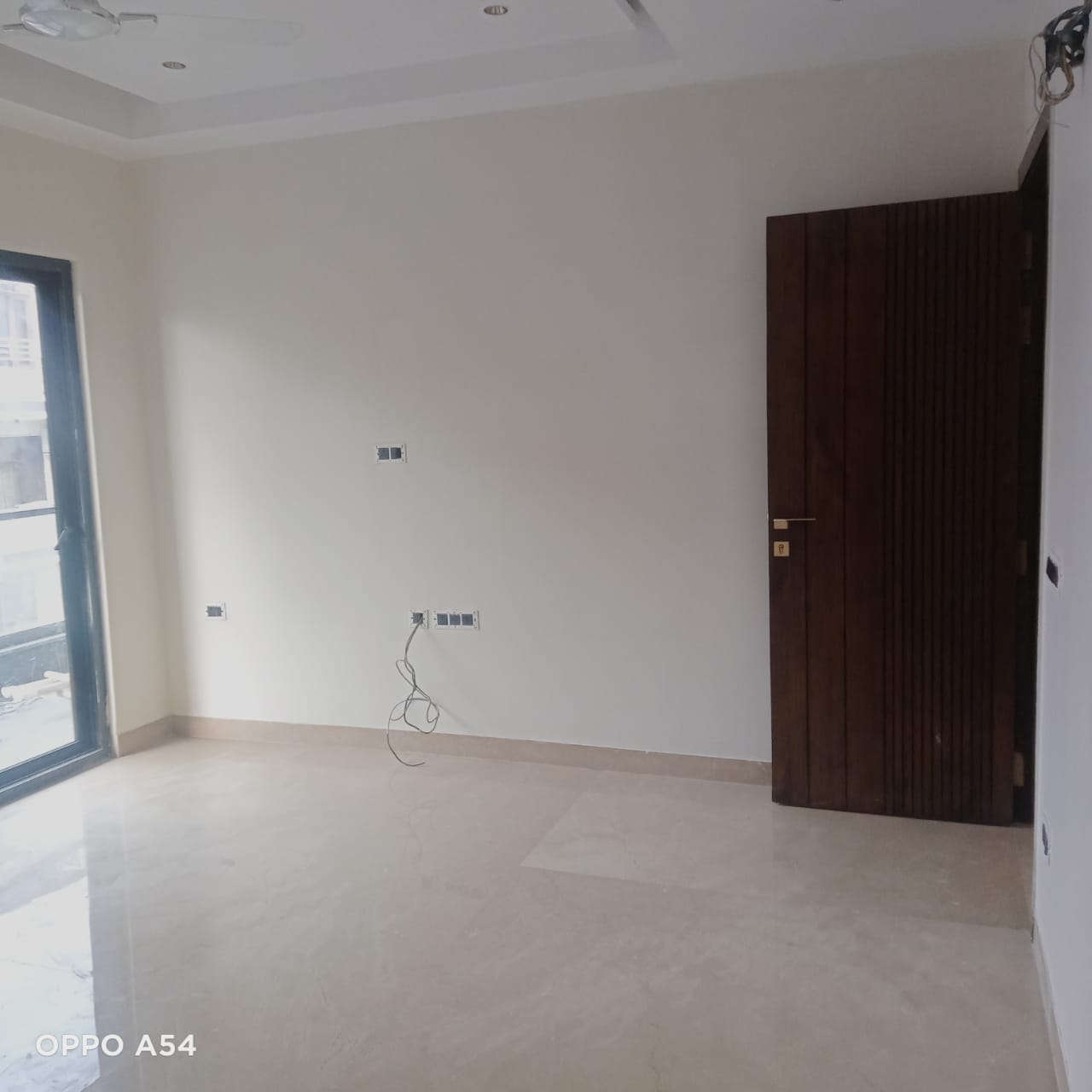 200 YARD RESIDENTIAL FLOOR FOR SALE IN KIRTI NAGAR