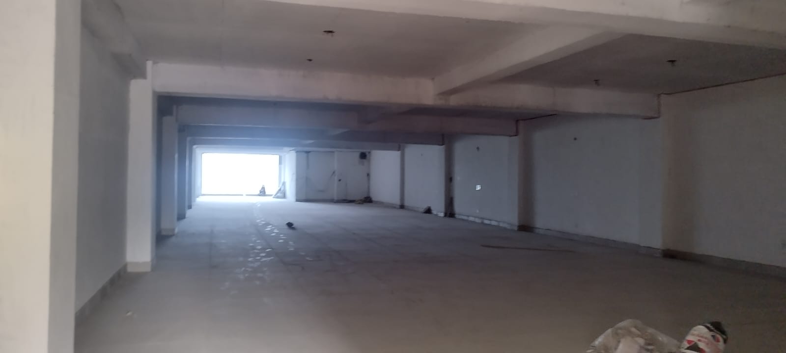 600-1200 yard Floor for Rent/Lease in Naraina Industrial Area Main Road