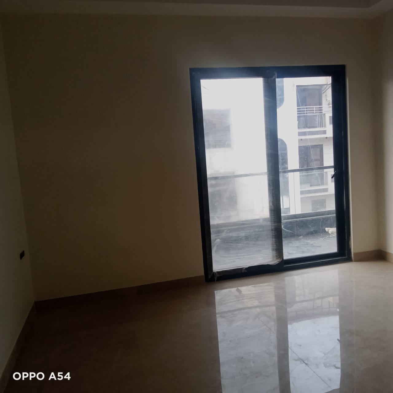 200 YARD RESIDENTIAL FLOOR FOR SALE IN KIRTI NAGAR