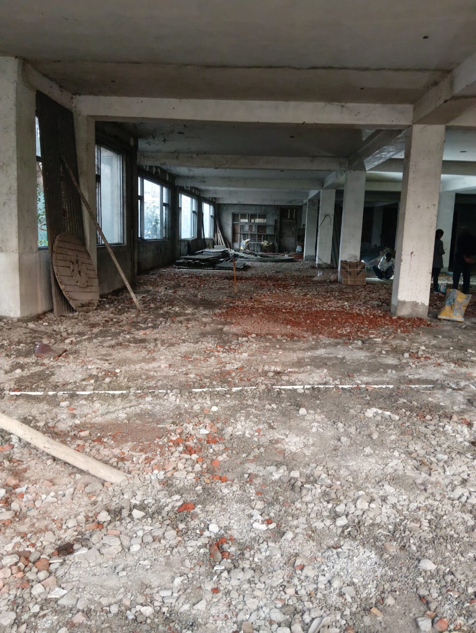 1200 YARD INDUSTRIAL FLOOR FOR LEASE IN NARAINA