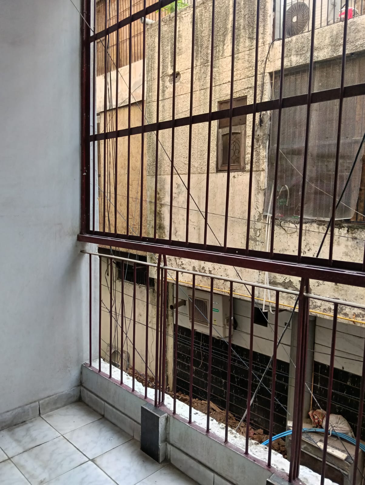 125 YARD RESIDENTIAL FLOOR FOR LEASE IN NARAINA VIHAR