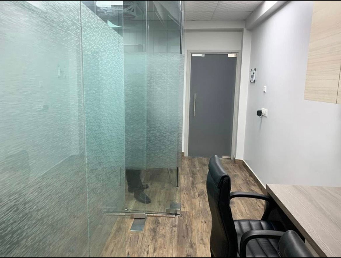 435 SQFT COMMERCIAL FLOOR FOR LEASE/SALE IN NARAINA