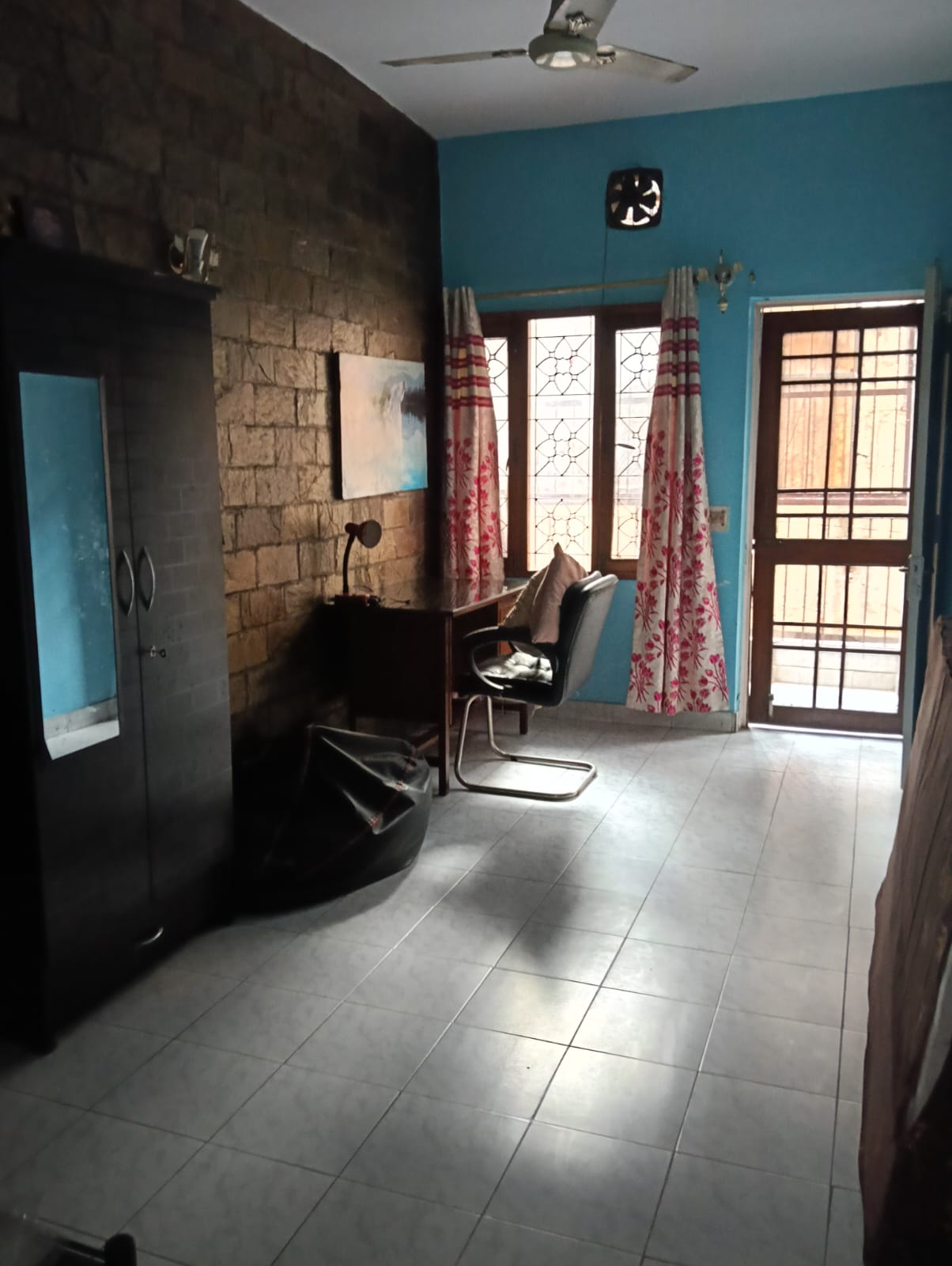 125 YARD RESIDENTIAL FLOOR FOR LEASE IN NARAINA VIHAR