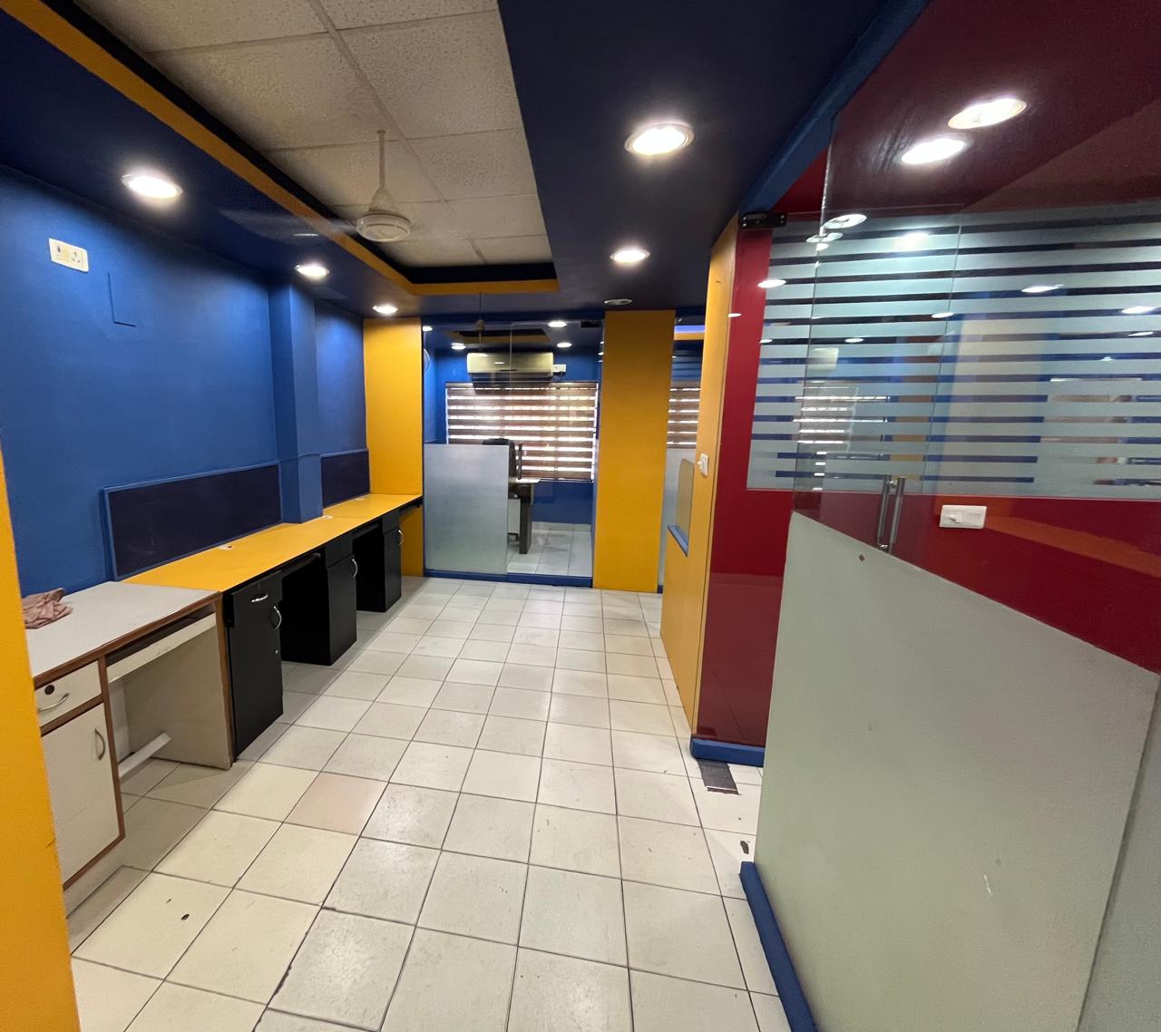 1400 SQFT COMMERCIAL FLOOR FOR LEASE IN NARAINA