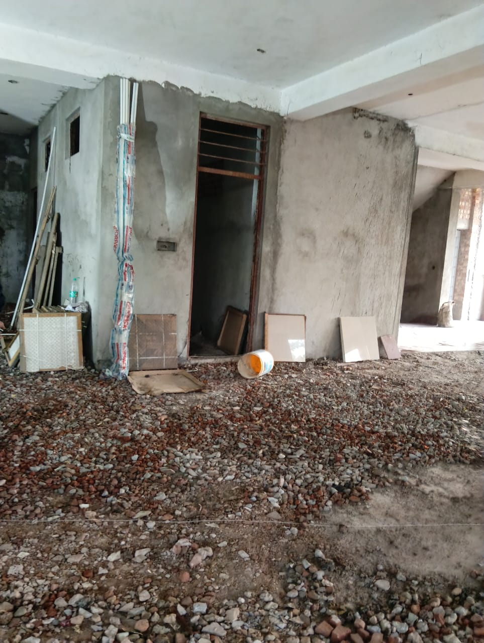 1200 YARD INDUSTRIAL FLOOR FOR LEASE IN NARAINA