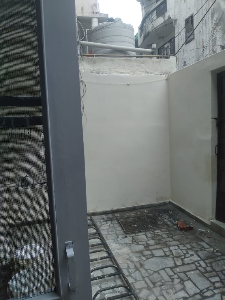 150 YARD RESIDENTIAL FLOOR FOR SALE IN NARAINA VIHAR