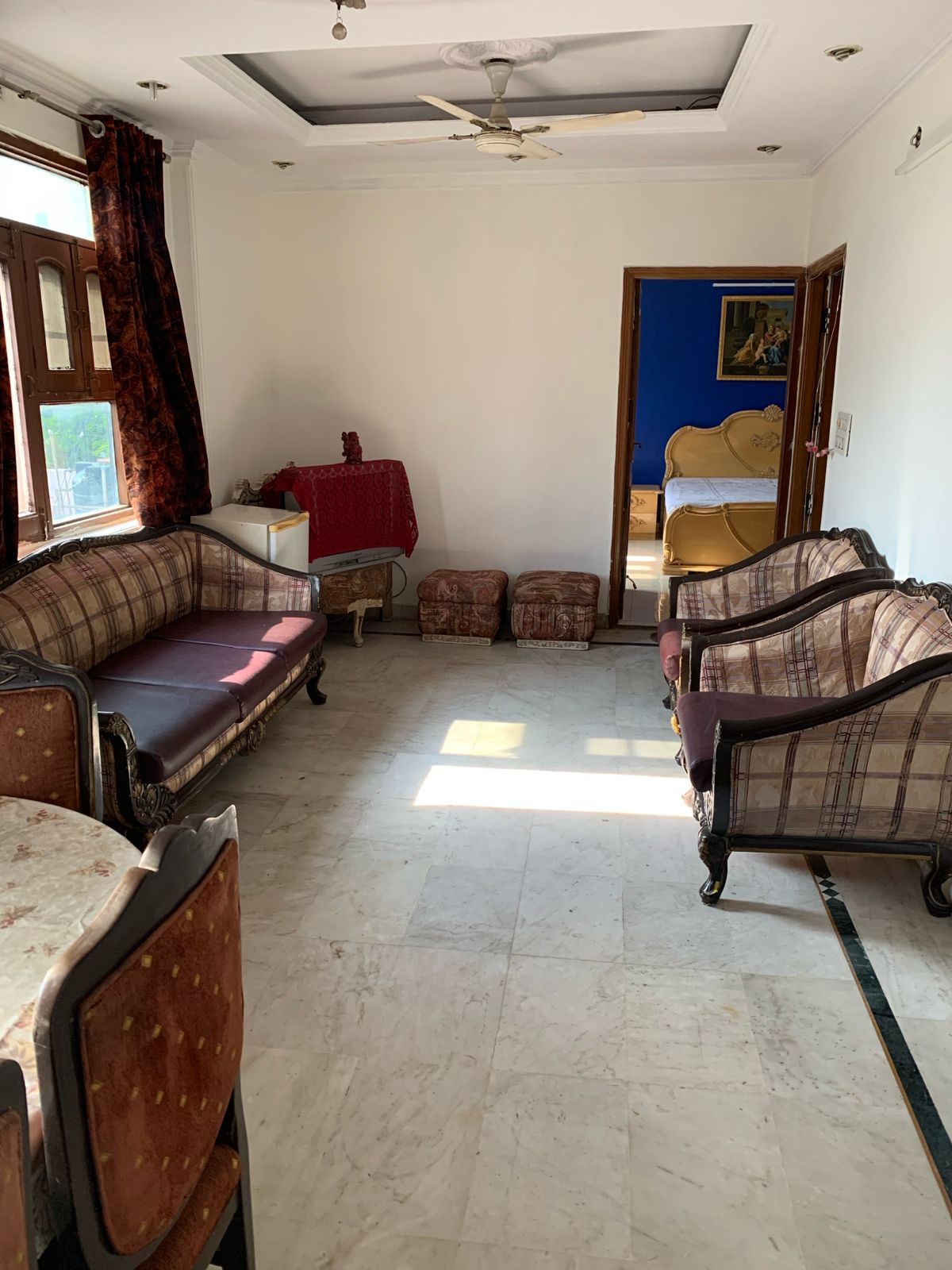 200 YARD RESIDENTIAL FLOOR FOR LEASE IN NARAINA VIHAR