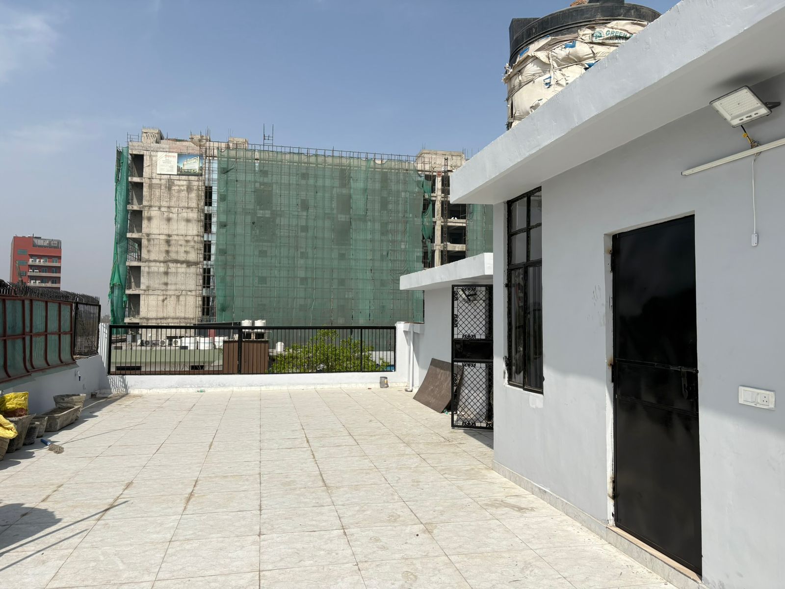 1BHK RESIDENTIAL FLOOR FOR LEASE IN NARAINA