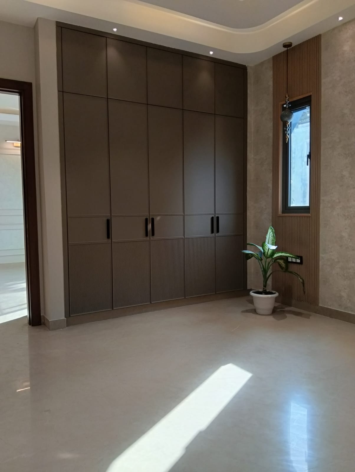 200 YARD RESIDENTIAL FLOOR FOR SALE IN KIRTI NAGAR