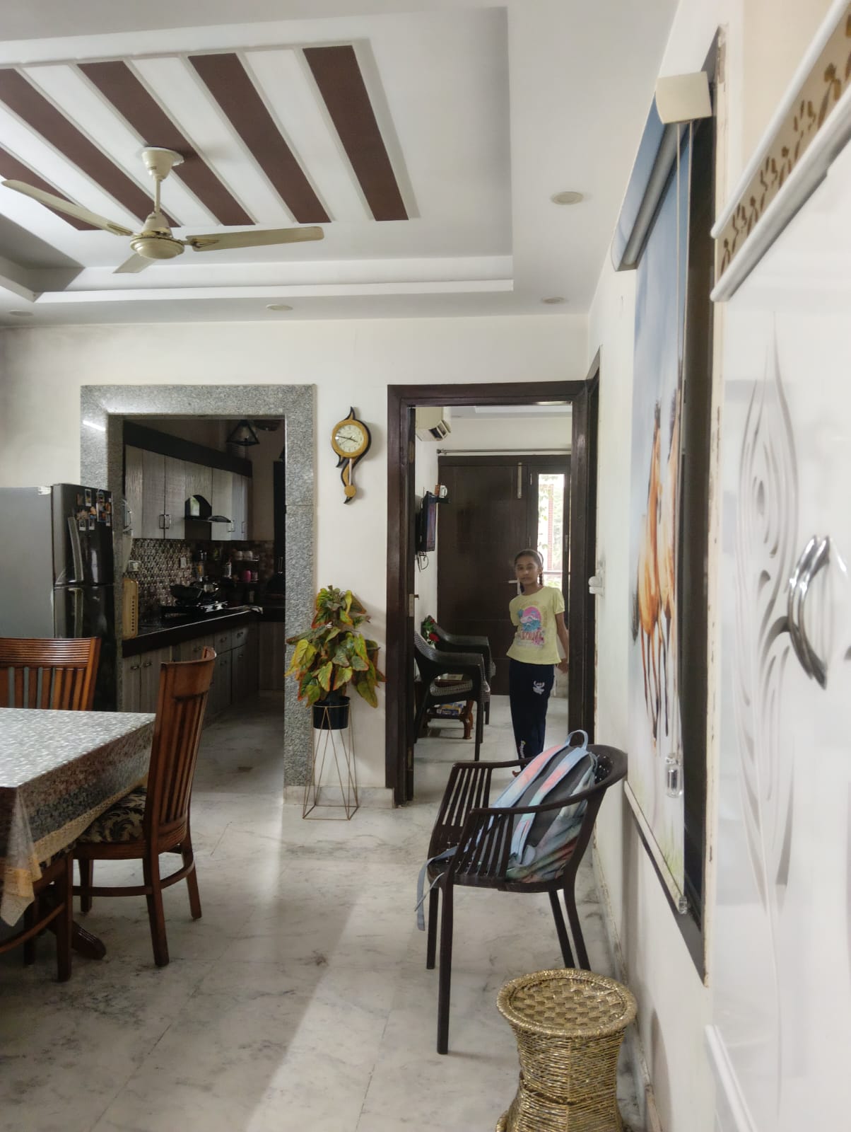 125 YARD RESIDENTIAL FLOOR FOR SALE IN NARAINA VIHAR