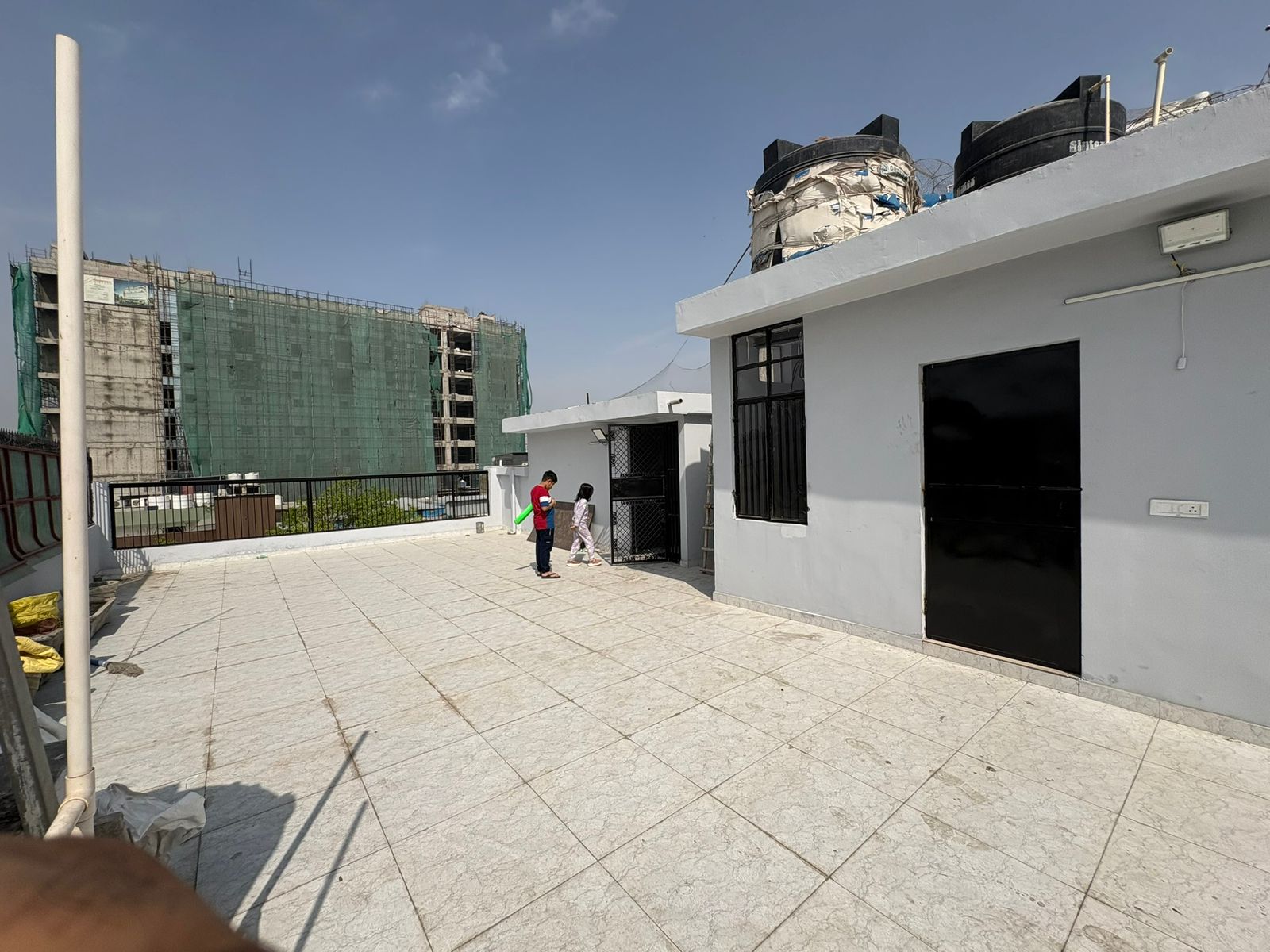 1BHK RESIDENTIAL FLOOR FOR LEASE IN NARAINA