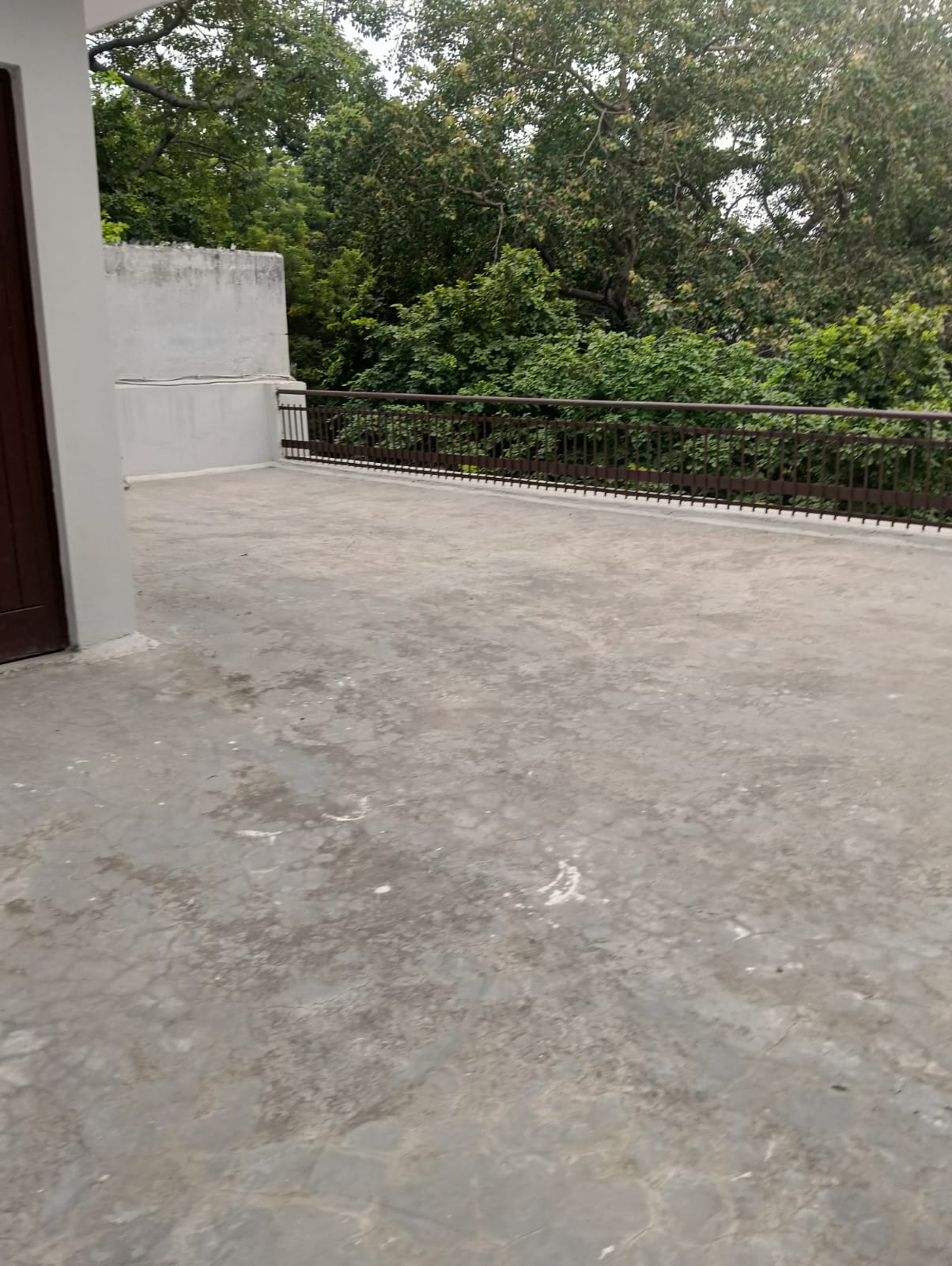 200 YARD RESIDENTIAL FLOOR FOR LEASE IN NARAINA VIHAR