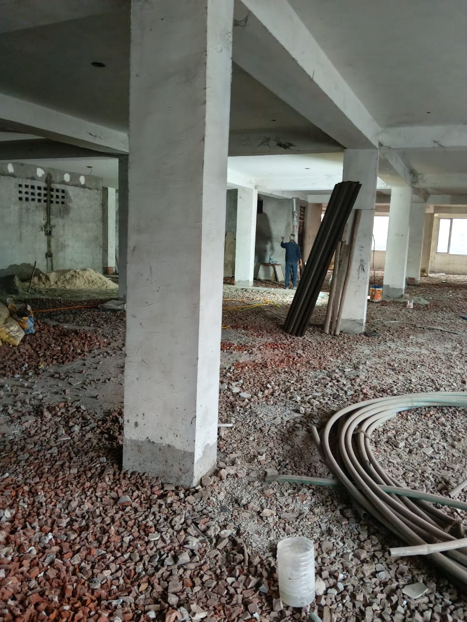 1200 YARD INDUSTRIAL FLOOR FOR LEASE IN NARAINA